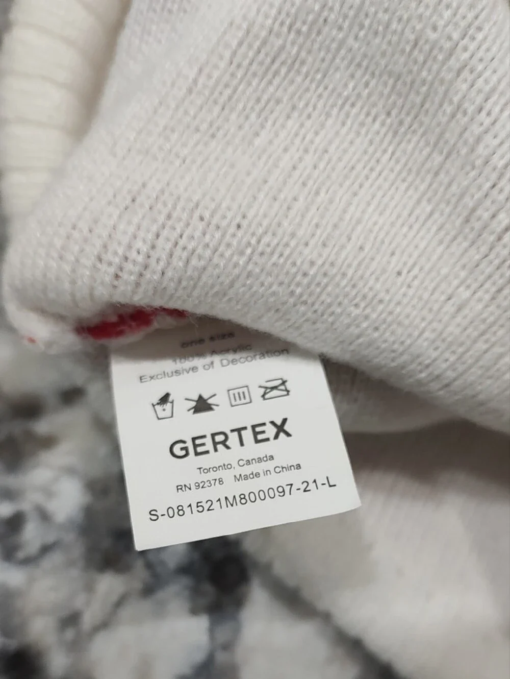 Kids Holiday Pom Beanies NWOT